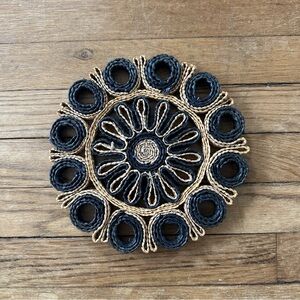 Handwoven Two-Tone Round Trivet - Black & Natural